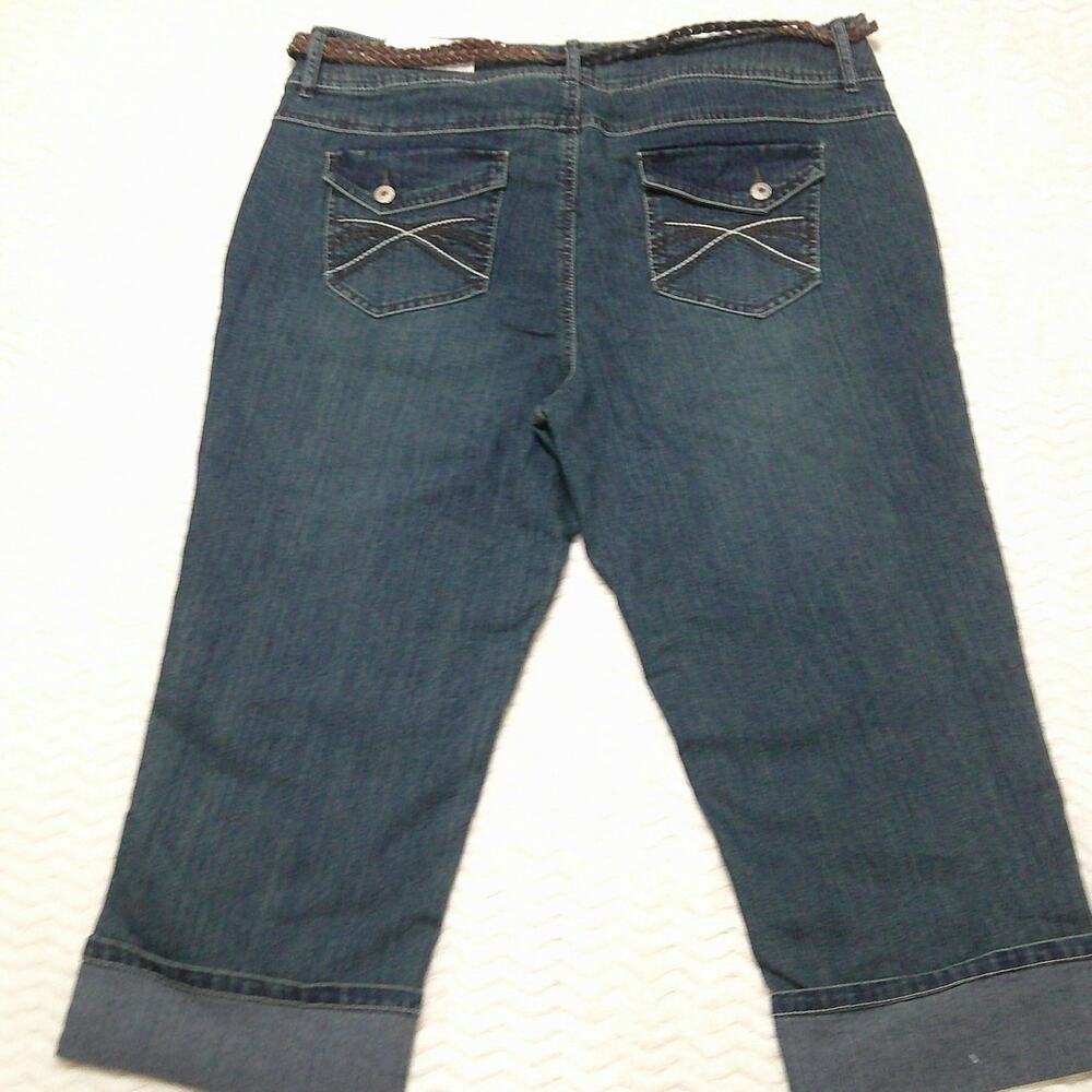 Cato Classic Blue Denim Jeans Capris Women's 18 Light Wash Cuffed With Belt NWT - Picture 6 of 13